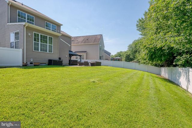 8402 STANSBURY LAKE DR, Baltimore, MD 21222