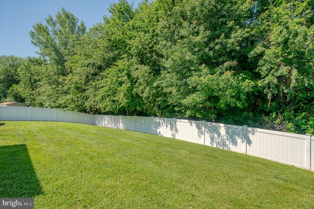 8402 STANSBURY LAKE DR, Baltimore, MD 21222