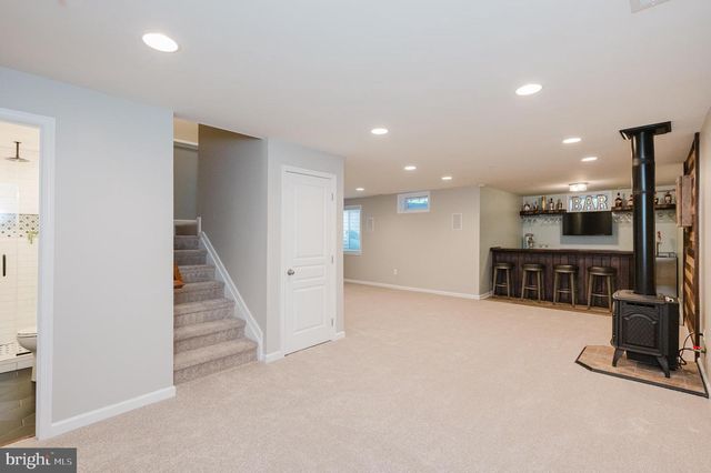 8402 STANSBURY LAKE DR, Baltimore, MD 21222