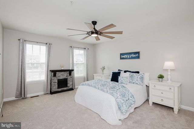 8402 STANSBURY LAKE DR, Baltimore, MD 21222