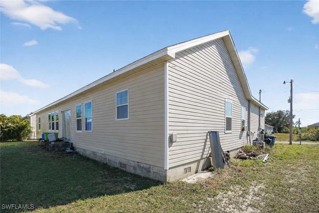 2808 34th ST SW, Lehigh Acres, FL 33976