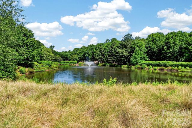 262 Harbour Place Drive 15, Davidson, NC 28036