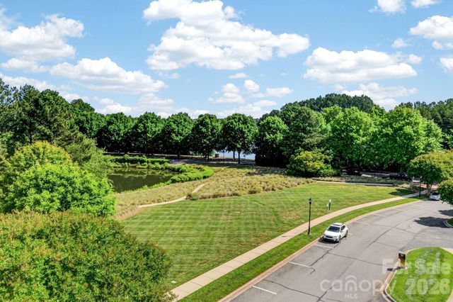 262 Harbour Place Drive 15, Davidson, NC 28036