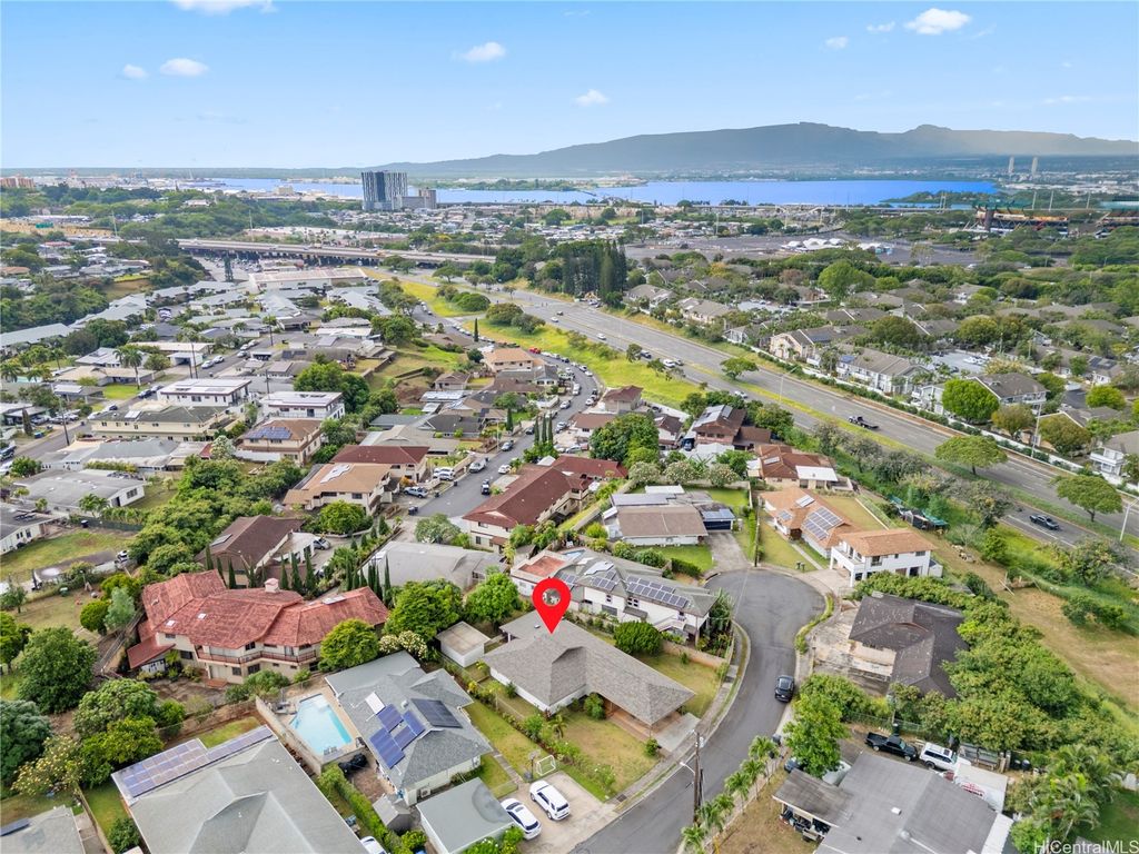 4529 Mahie Street, Honolulu, HI 96818
