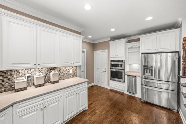 1001 Peck Pl, Hendersonville, TN 37075