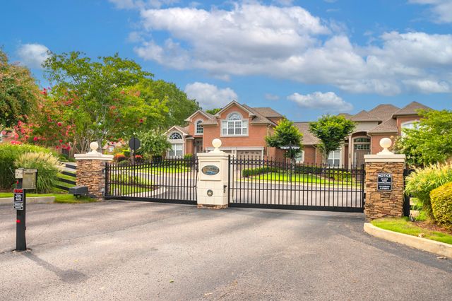 1001 Peck Pl, Hendersonville, TN 37075