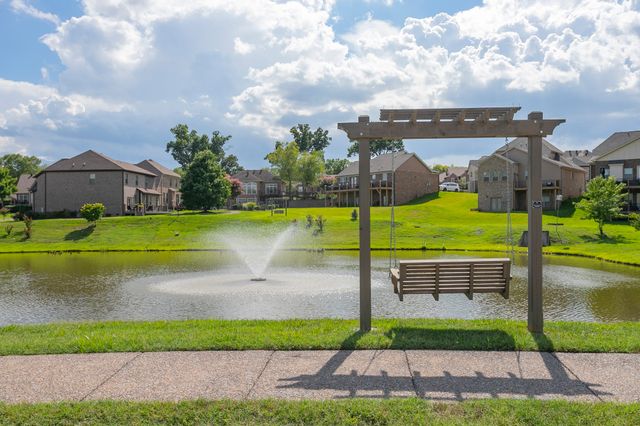 1001 Peck Pl, Hendersonville, TN 37075