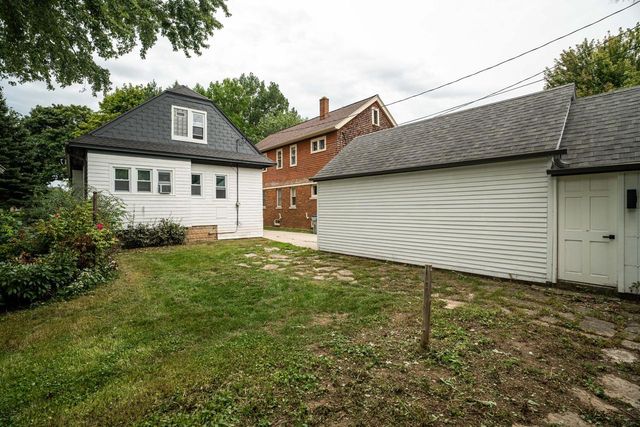 2945 N 73rd STREET, Milwaukee, WI 53210