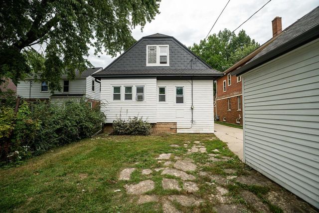 2945 N 73rd STREET, Milwaukee, WI 53210
