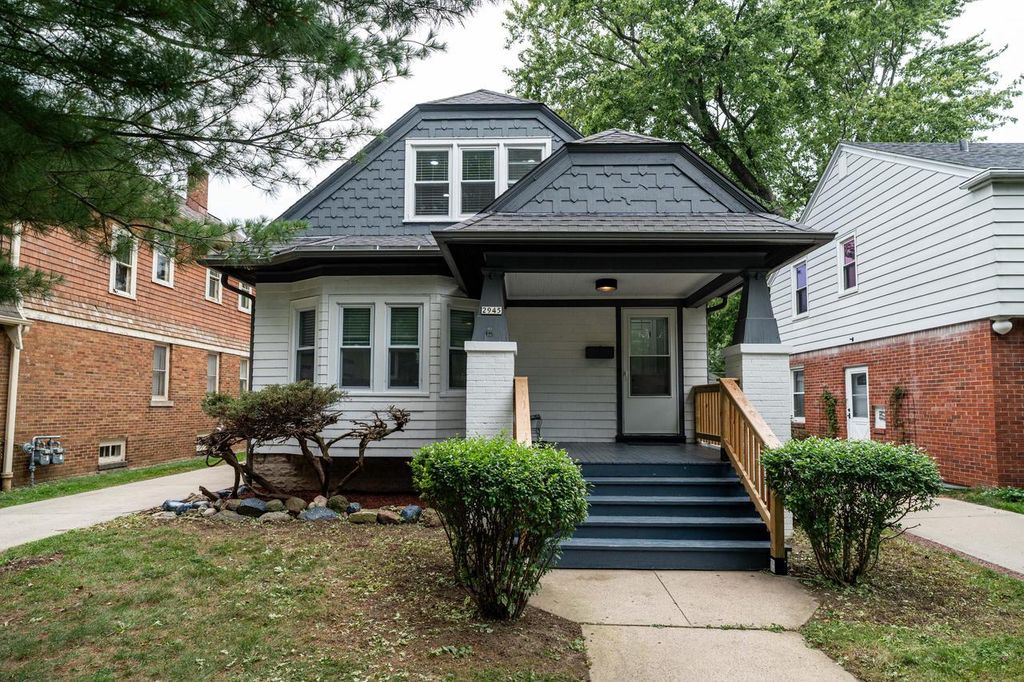 2945 N 73rd STREET, Milwaukee, WI 53210