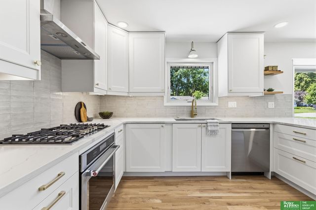 2605 S 87 Avenue, Omaha, NE 68114