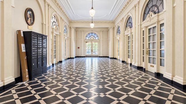 354 N Main St 306, Andover, MA 01810