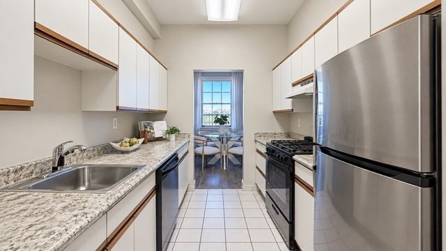 354 N Main St 306, Andover, MA 01810