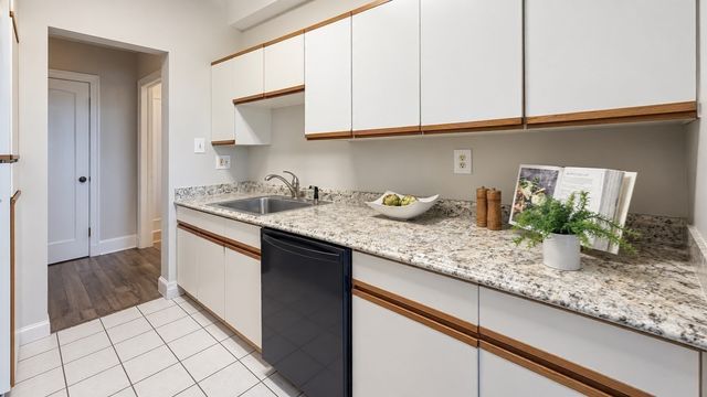 354 N Main St 306, Andover, MA 01810