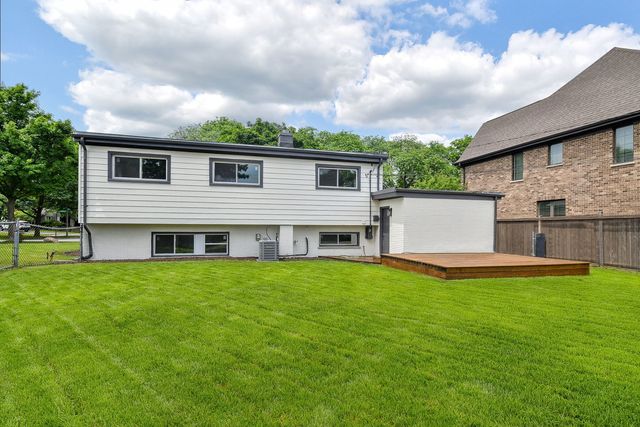 199 S Linden Avenue, Elmhurst, IL 60126