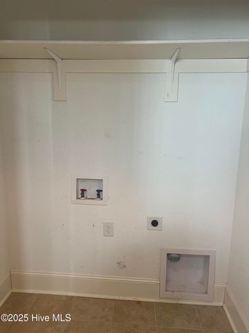 1920 Leighton Drive A, Greenville, NC 27834