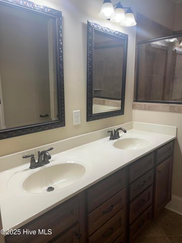 1920 Leighton Drive A, Greenville, NC 27834