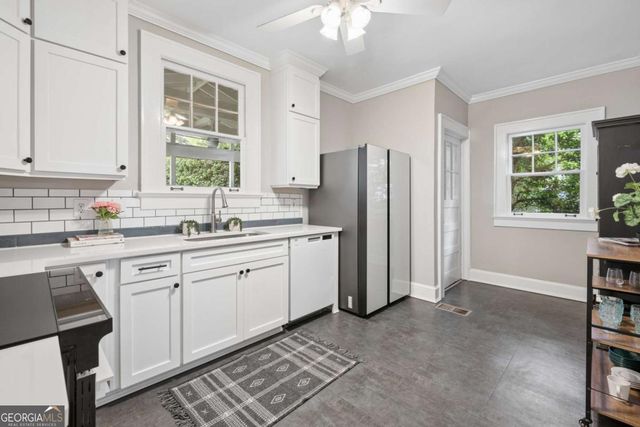 211 Greenwood Circle, Decatur, GA 30030