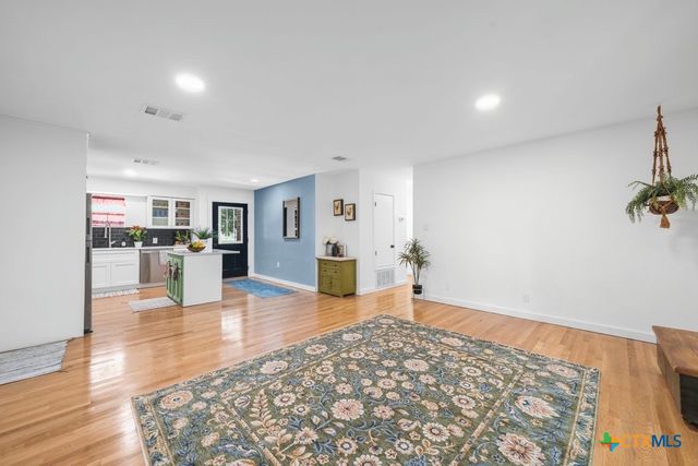 3067 Lakeview Drive, Canyon Lake, TX 78133