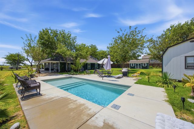 10717 County Road 507, Venus, TX 76084