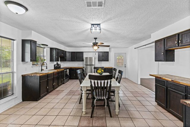 10717 County Road 507, Venus, TX 76084