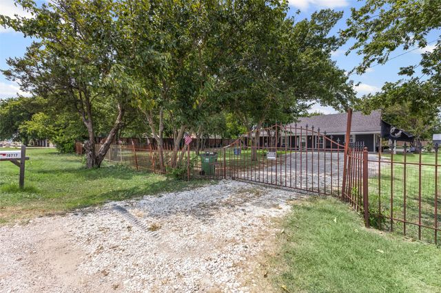 10717 County Road 507, Venus, TX 76084