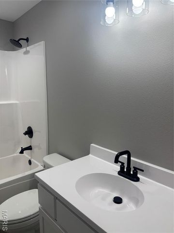 7 Ivy Lane, Fredericktown, MO 63645