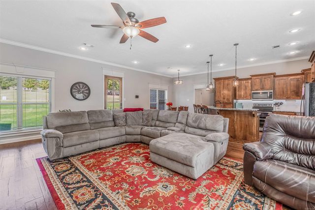 8 Winterberry Drive, Greenbrier, AR 72058