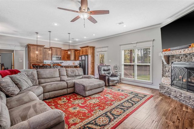 8 Winterberry Drive, Greenbrier, AR 72058