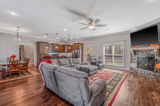 8 Winterberry Drive, Greenbrier, AR 72058