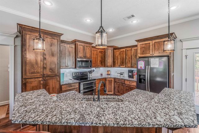 8 Winterberry Drive, Greenbrier, AR 72058