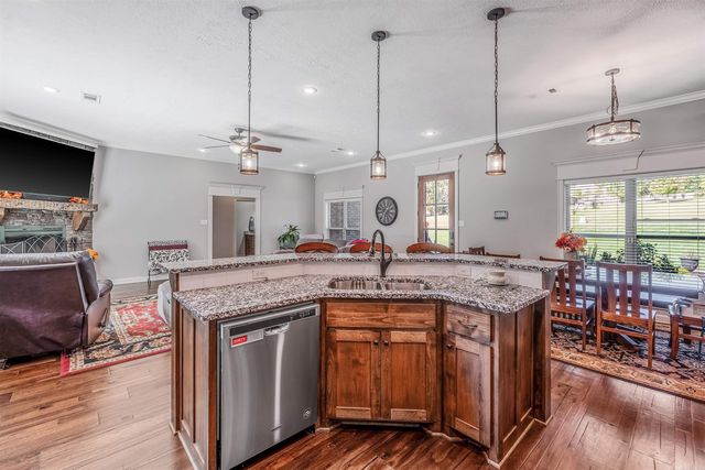 8 Winterberry Drive, Greenbrier, AR 72058