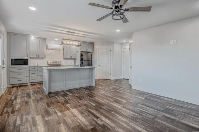 8 Winterberry Drive, Greenbrier, AR 72058