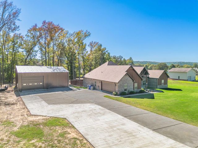 8 Winterberry Drive, Greenbrier, AR 72058