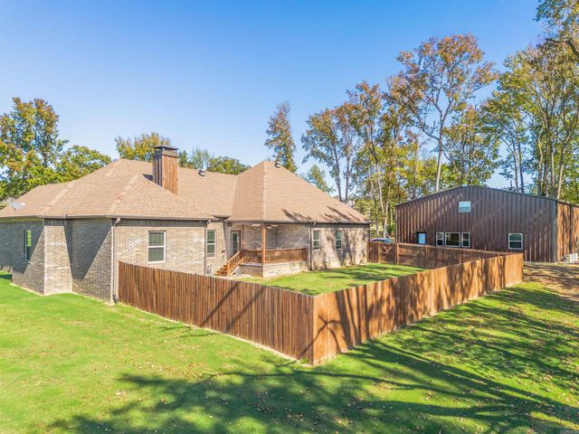 8 Winterberry Drive, Greenbrier, AR 72058