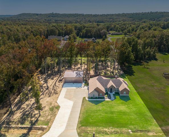 8 Winterberry Drive, Greenbrier, AR 72058