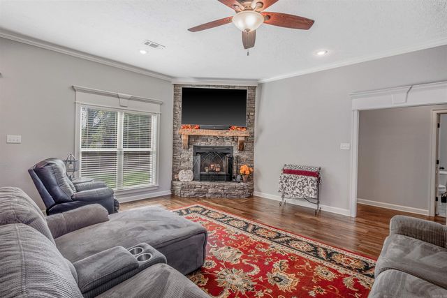 8 Winterberry Drive, Greenbrier, AR 72058
