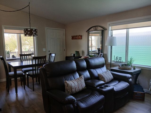 314 N Albert 42, Exeter, CA 93221