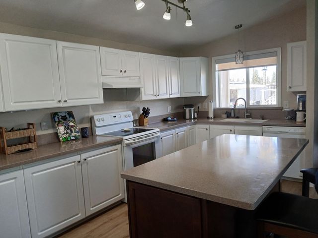 314 N Albert 42, Exeter, CA 93221