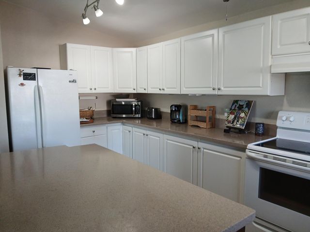 314 N Albert 42, Exeter, CA 93221