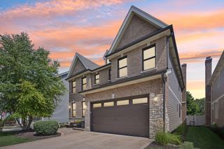 757 S Saylor Avenue, Elmhurst, IL 60126