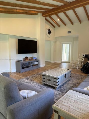 8320 SW 161st St, Palmetto Bay, FL 33157