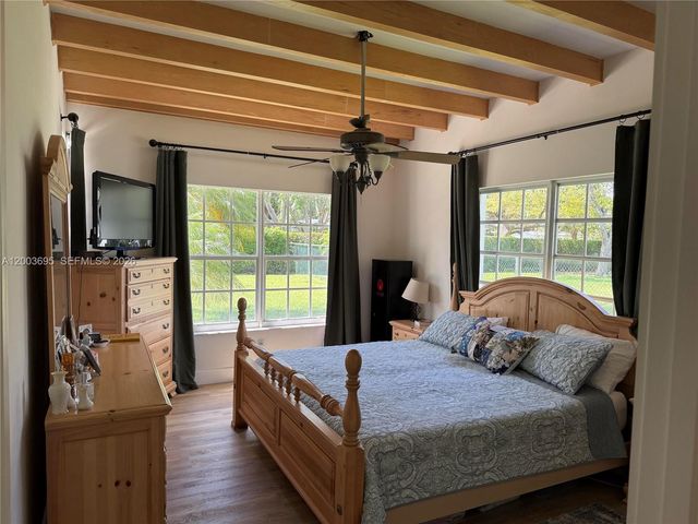 8320 SW 161st St, Palmetto Bay, FL 33157