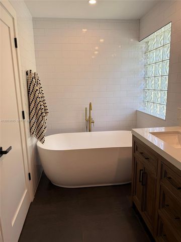 8320 SW 161st St, Palmetto Bay, FL 33157