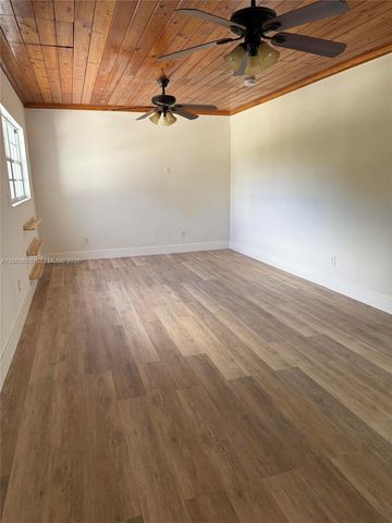 8320 SW 161st St, Palmetto Bay, FL 33157