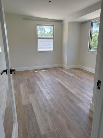 8320 SW 161st St, Palmetto Bay, FL 33157