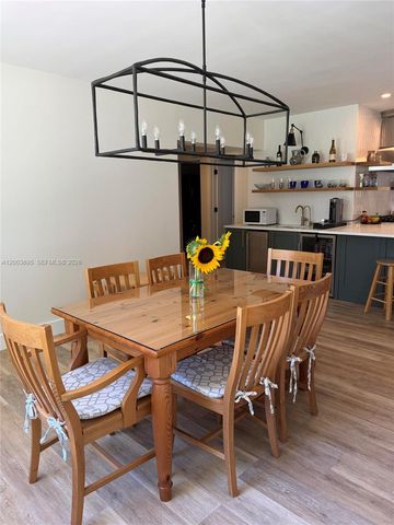 8320 SW 161st St, Palmetto Bay, FL 33157