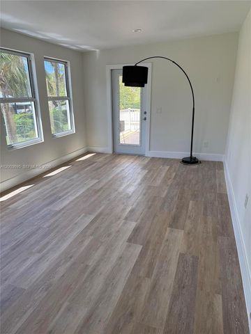 8320 SW 161st St, Palmetto Bay, FL 33157