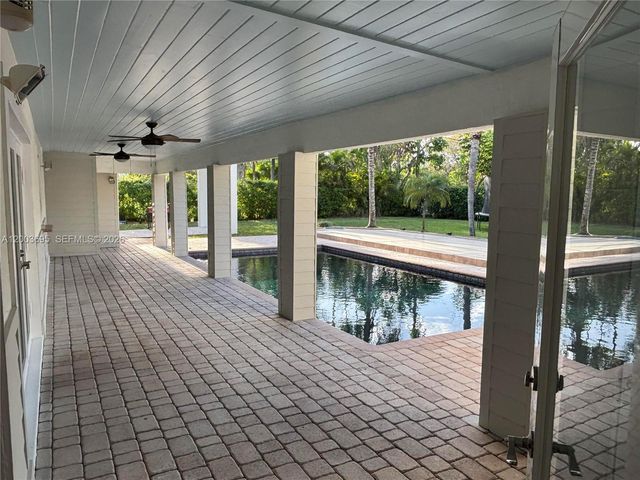 8320 SW 161st St, Palmetto Bay, FL 33157