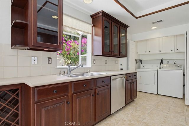 6818 Poppyview Drive, Oak Park, CA 91377